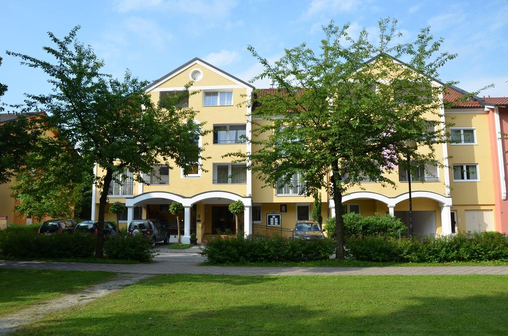Aparthotel Christine Bad Füssing Extérieur photo